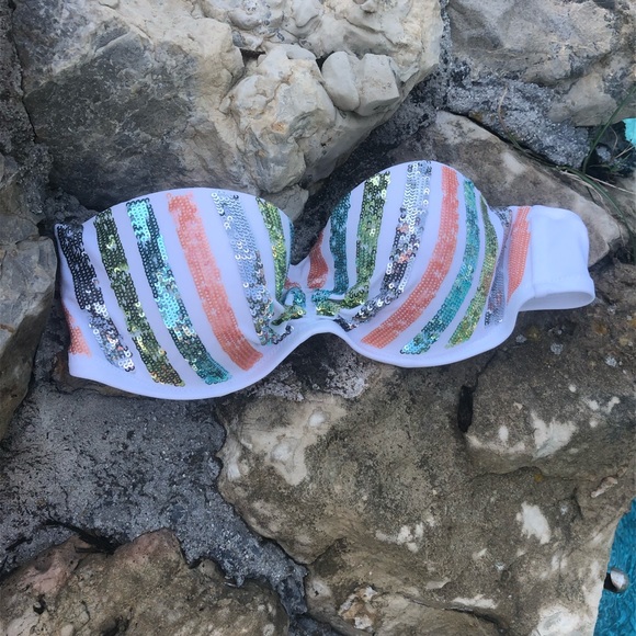 Victoria's Secret Other - Victoria’s Secret bandeau bikini top
